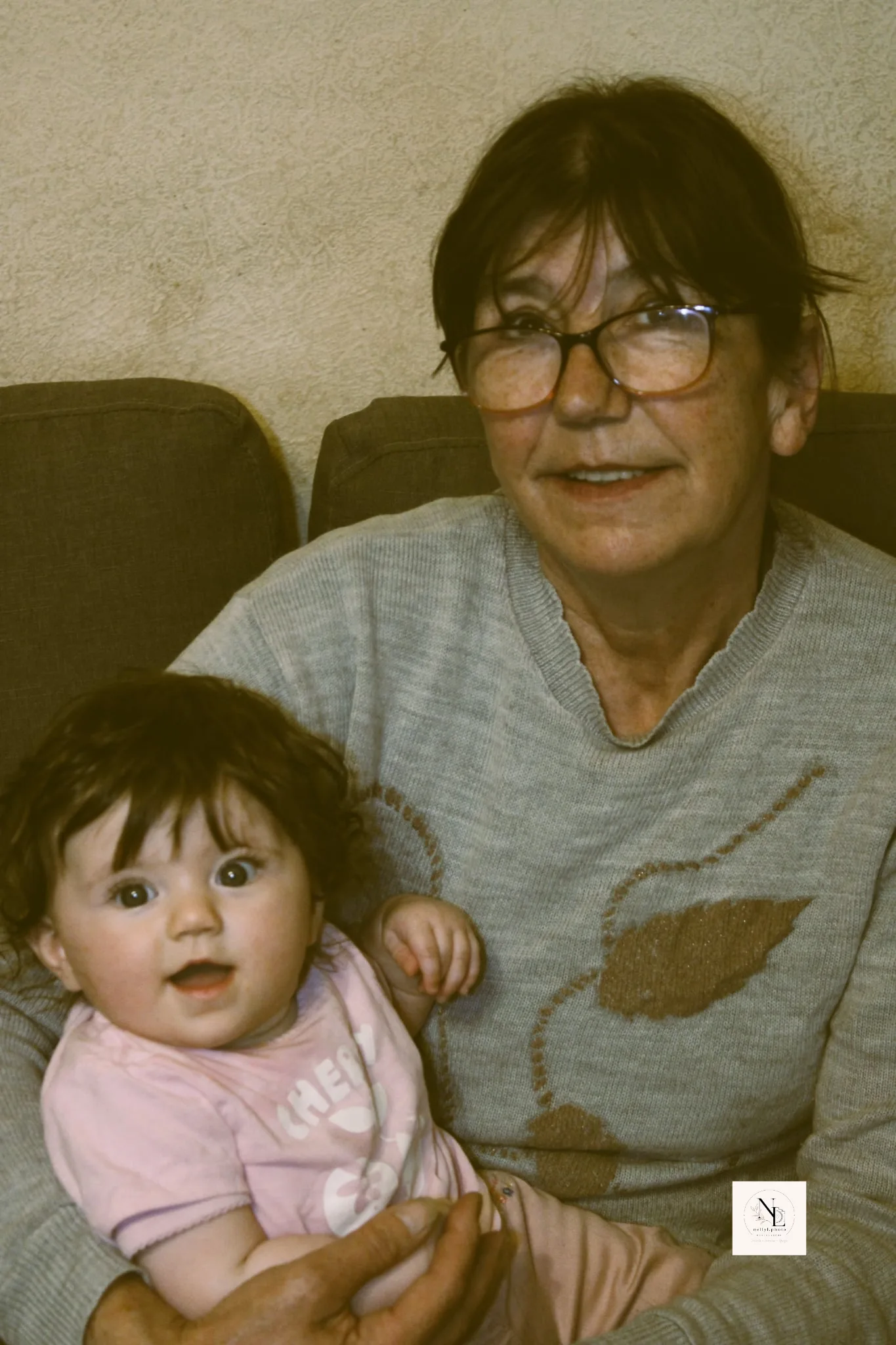 Ivy et sa mamie dans un moment de complicité